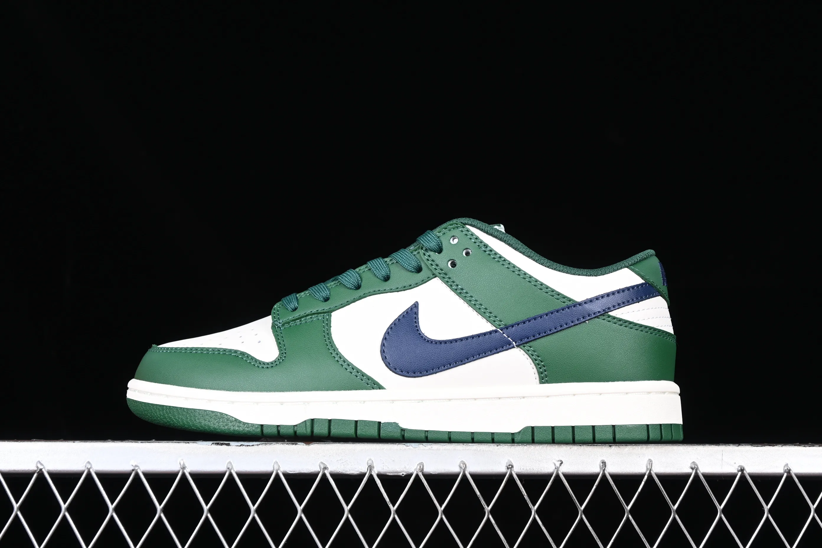 All categories Nk SB Dunk series Nk SB Dunk Low low-top sneakers Nk Dunk Low "Gorge Green" retro white and green SB low-top sports and leisure sneakers DD1503-300